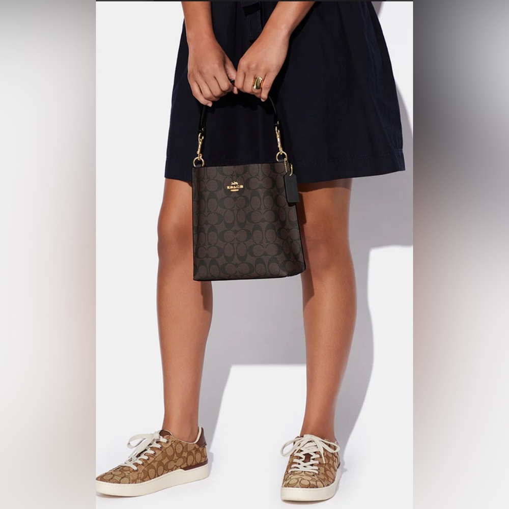 Coach, Mollie Bucket Bag 22 In Signature Canvas - Picture 3 of 16
